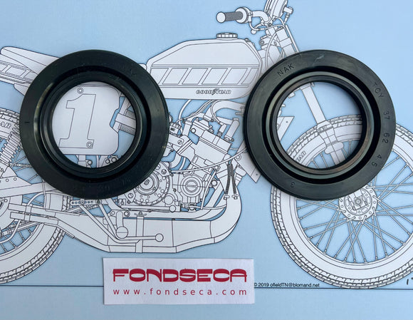 Yamaha TZ750 Crankshaft seal. Pair 93110-37003